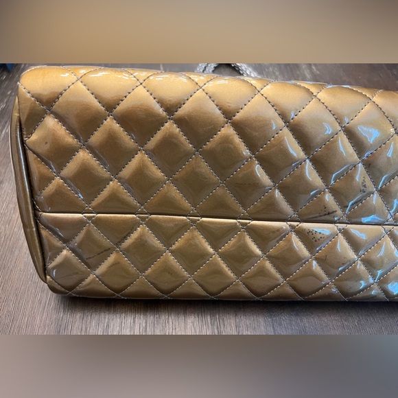 HP GUC Chanel Metallic Patent Leather Bowler w/ Hologram & card. Color transfer. - Picture 9 of 16